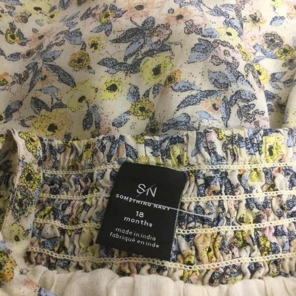 Something Navy Floral Smocked Romper In YELLOW SAND ROMANTIC DITSY SZ 18 Months - Picture 9 of 12